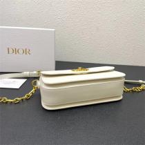 トレンドコーデが叶う★ DIOR スーパーコピー ショルダーバッグ BOBBY ディオール エンボスロゴ 