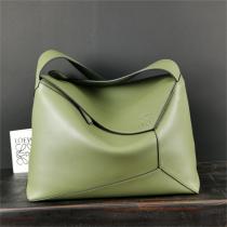 色合いで春らしく♪♪ ロエベ スーパーコピー ショルダーバッグ LOEWE Puzzleシリーズ レザー