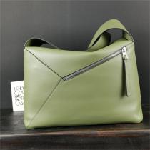 色合いで春らしく♪♪ ロエベ スーパーコピー ショルダーバッグ LOEWE Puzzleシリーズ レザー