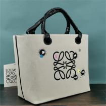 23年新作★ ロエベ コピー トートバッグ LOEWE 千と千尋の神隠し ススワタリ Anagramロゴ  編みハンドル