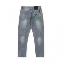 春夏のメンズ定番♪♪♪LOUIS VUITTON コピー ジーンズ ルイヴィトン デニム モノグラム柄 金属ロゴ