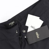 23ss☆フェンディ コピー ドロスト カーゴパンツ FENDI FFロゴボタン ミニポケット ナイロン生地