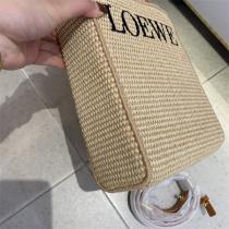 人気賞を受賞♪♪ロエベ スーパーコピー トートバッグ LOEWE ラフィア風 raffia ショルダー付き 気軽に上級者感