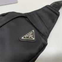 プラダ コピー ウェストバッグ PRADAｘAdidas コラボ ナイロン 防水性耐久性に優れる