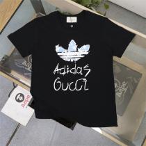☆GUCC1 スーパーコピー Tシャツ AdidasｘGUCC1コラボ 蓮 花柄 ロゴ 落書き 男女兼用