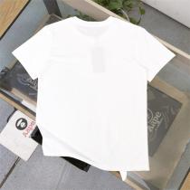 ☆GUCC1 スーパーコピー Tシャツ AdidasｘGUCC1コラボ 蓮 花柄 ロゴ 落書き 男女兼用