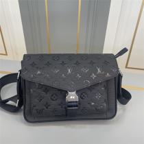 2026年春夏コレクション★★LOUIS VUITTON スーパーコピー ショルダーバッグ ルイヴィトン 牛革 頼もしい収納力