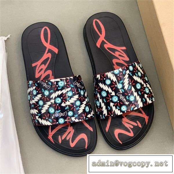 大人っぽい雰囲気が感じ Christian Louboutin 偽物 サンダル クリスチャンルブタン 定番ロゴプリント