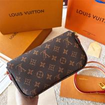 23ss大人気 LOUIS VUITTON スーパーコピー ショルダーバッグ WALLET ON CHAIN IVY ルイヴィトン ダブルチェーン