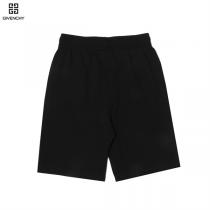 おしゃれ感も動きやすさも ジバンシー スーパーコピー ハーフパンツ GIVENCHY ジッパー付き ロゴプリント柄 