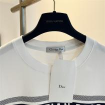 高品質バージョン DIOR コピー Tシャツ 定番ディオールロゴ ミニマル 色落ちしない 長く愛用できる