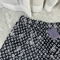 今季らしい着こなし存在感♪♪ ルイヴィトン コピー ハーフパンツ ポリエステル生地 定番モノグラム LOUIS VUITTON