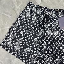 今季らしい着こなし存在感♪♪ ルイヴィトン コピー ハーフパンツ ポリエステル生地 定番モノグラム LOUIS VUITTON