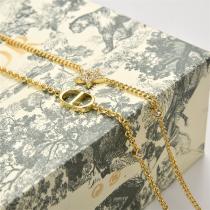 春夏にも大活躍間違いなし DIOR コピー ネックレス ディオール CDロゴ 星キラキラ☆彡