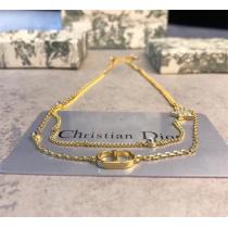 春夏にも大活躍間違いなし DIOR コピー ネックレス ディオール CDロゴ 星キラキラ☆彡