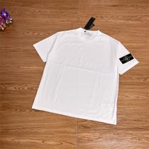 綺麗に決まるフォルム★★STONE ISLAND 偽物 Tシャツ 純綿生地 ストーンアイランド 定番ロゴ肩章付き