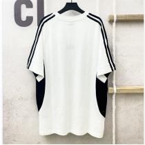 おすすめ2026人気コラボ バレンシアガ 偽物 Tシャツ BALENCIAGAｘAdidas ストライプ柄 刺繡ロゴ 