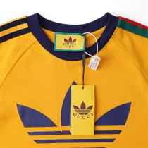 お洒落心をくすぐられる GUCC1 コピー Tシャツ GUCC1xAdidas イエロー ストライプスロゴプリント