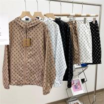 幅広く対応できる上品～バーバリー 偽物 UVカット ジャケット モノグラム BTロゴ 調節可能ドロスト BURBERRY 