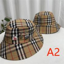 バーバリー 偽物 バケットハット キャップ チャック柄プリント 金属バッジ BURBERRY 綿麻生地