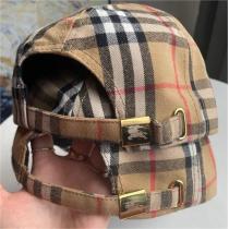 バーバリー 偽物 バケットハット キャップ チャック柄プリント 金属バッジ BURBERRY 綿麻生地