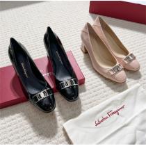 履き心地2026人気 FERRAGAMOコピーパンプス新品☆サルヴァトーレフェラガモ☆ハイヒール6.5cm