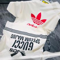 今注目すべきアイテム GUCC1 コピー Tシャツ GUCC1ｘadidas 2色 トレフォイル SPECUM MAJUS
