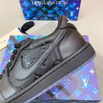  合わせやすさも抜群 ルイヴィトン コピー スニーカー Nike x LOUIS VUITTON 子牛革 モノグラム メンズ