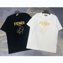 入手困難☆フェンディ スーパーコピー Tシャツ 喜茶HEYTEAｘFENDI コラボ ロゴプリント 半袖 