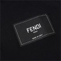 「2026大人気の限定作」フェンディ コピー ポロシャツ FENDI ROMA 通気性が良く ロゴ貼り付け ミニマル