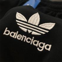 【2026トレンド感】adidasｘBALENCIAGA コピー ハーフパンツ バレンシアガｘアディダス 純綿生地 ロゴプリント