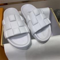 活かしてオシャレ春夏コーデ ルイヴィトン コピー サンダル ラバー アナトミックインソール LOUIS VUITTON