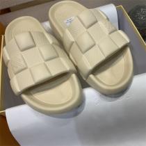 大注目の春夏ファッション LOUIS VUITTON コピー サンダル 完全防水 ラバー 履き心地抜群 ルイヴィトン