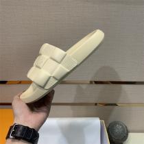 大注目の春夏ファッション LOUIS VUITTON コピー サンダル 完全防水 ラバー 履き心地抜群 ルイヴィトン