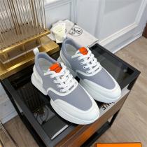 足長効果有り☆ エルメス スーパーコピー スニーカー HERMES ギガ ふわっと柔らかい 4色