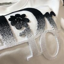 2026ssおすすめの春夏コーデ ディオール コピー Tシャツ DIOR フロッキ一 加工立体 定番ロゴ 