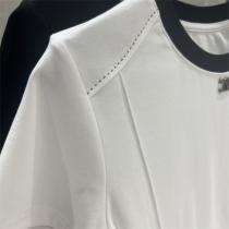 一枚で存在感を放つ CELINE スーパーコピー Tシャツ シンプル ニット素材 レディース セリーヌ
