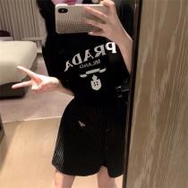 現代風のファッションセンス PRADA コピー ワンピース ガードル付き ストライプ 三角ロゴ プリント プラダ
