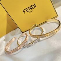 【期間限定】FENDI コピー ブレスレット フェンディ ストーン メッキ 芸能人愛用 人気オシャレ