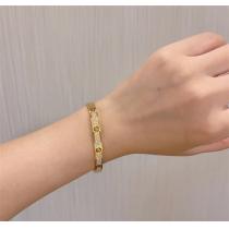 【期間限定】FENDI コピー ブレスレット フェンディ ストーン メッキ 芸能人愛用 人気オシャレ
