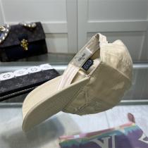 気になる流行色おすすめ CELINE コピー キャップ ウォッシュ加工 セリーヌ レトロ雰囲気を醸し出す 