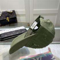 気になる流行色おすすめ CELINE コピー キャップ ウォッシュ加工 セリーヌ レトロ雰囲気を醸し出す 