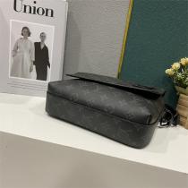 LOUIS VUITTON スーパーコピー メッセンジャー Fastlineシリーズ ファストライン モノグラム レザー ルイヴィトン