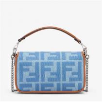 大人気新作★FENDI スーパーコピー ミニバッグ Baguette Mini ライトブルー FFロゴボタン フェンディ 2WAY