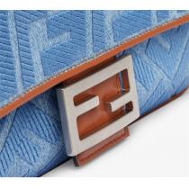 存在感たっぷり フェンディ 偽物 ハンドバッグ Baguette FFロゴ ボタン FENDI 2WAY ライトブルー デニム