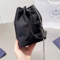 エレガンスな美しい PRADA コピー かごバッグ Reナイロン ミニバッグ ロープ付き sportsexyスタイル プラダ 