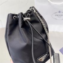 エレガンスな美しい PRADA コピー かごバッグ Reナイロン ミニバッグ ロープ付き sportsexyスタイル プラダ 