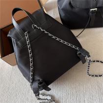 2026最新のトレンド PRADA コピー リュック ナイロン プラダ レトロ感 定番デザイン 三角ロゴ