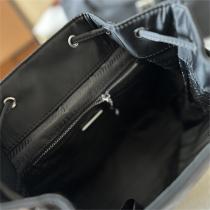 2026最新のトレンド PRADA コピー リュック ナイロン プラダ レトロ感 定番デザイン 三角ロゴ