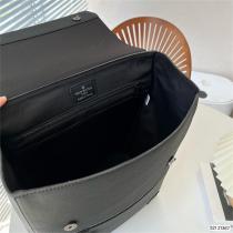 【M21367】LOUIS VUITTON 偽物 リュック ルイヴィトン Fastline Backpack  LVロゴ ファスナー 実用